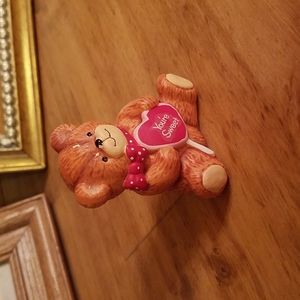 Vintage 1986 Enesco small bear figurine.